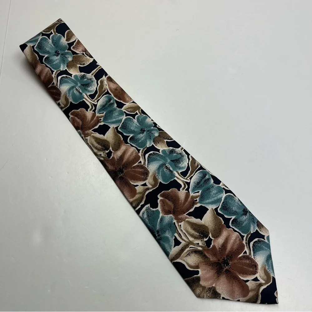 Oscar De La Renta Neckwear Blue Tan Floral Patterned Mens Tie Office Work Preppy